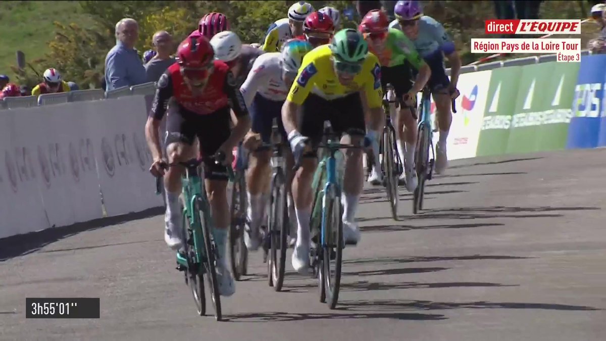 Sam Bennett s'impose en puncheur sur cette 3e étape du Région Pays de la Loire Tour, son deuxième succès ! #lequipeVELO