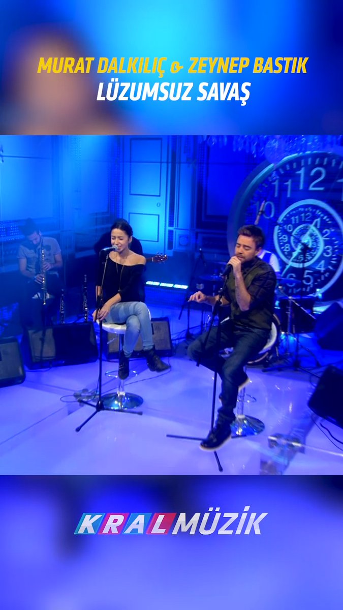 Bu şarkıda çok güzel 2 şey var! Birincisi; "Tek iyi olduğumuz sevişmeler de bitti" cümlesi Ve Zeynep Bastık ın o soprano sesi