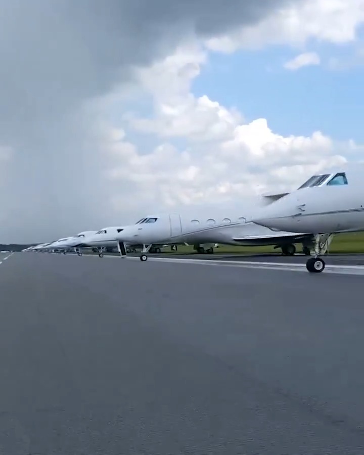 The number of private jets at Augusta Airport for the Masters is absurd. 🤯 (📹: Instagram/ bnatower)