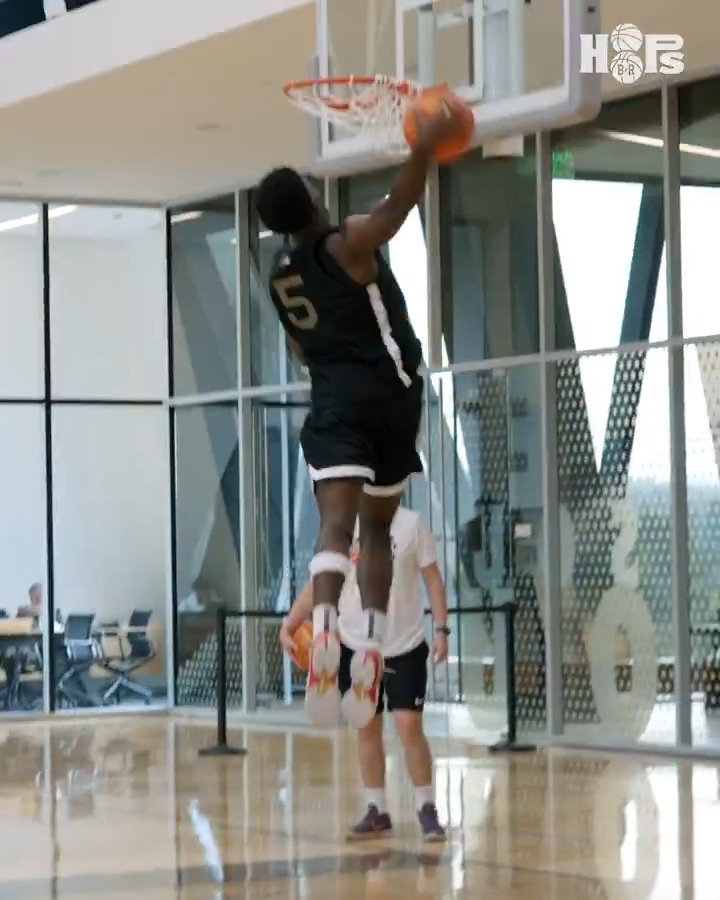 Baylor commit Tounde Yessoufou is a freak athlete 😳 Tounde Yessoufou @nikehoopsummit