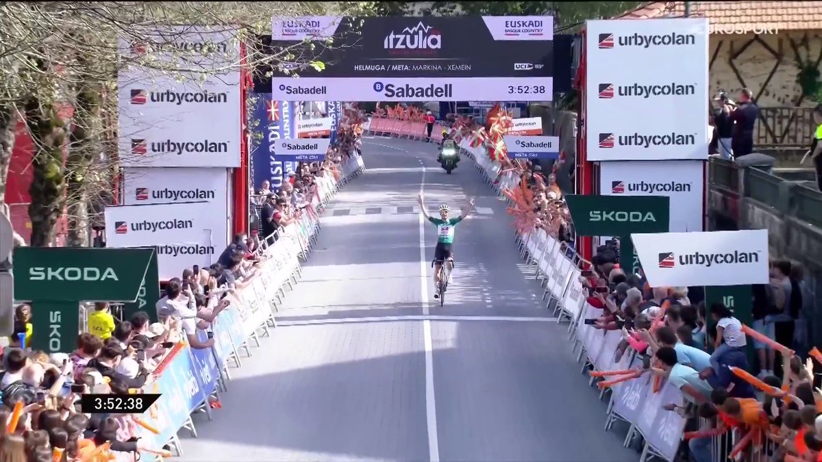 JOAO ALMEIDA ASESTA EL GRAN GOLPE 💥 El portugués se exhibe en Ixua para vestirse de líder y Del Toro completa el doblete y nuevo show de UAE, que suma su 25º triunfo de la temporada. 🚴♂️ Lo has visto en Eurosport.es y Max España. #Itzulia2025