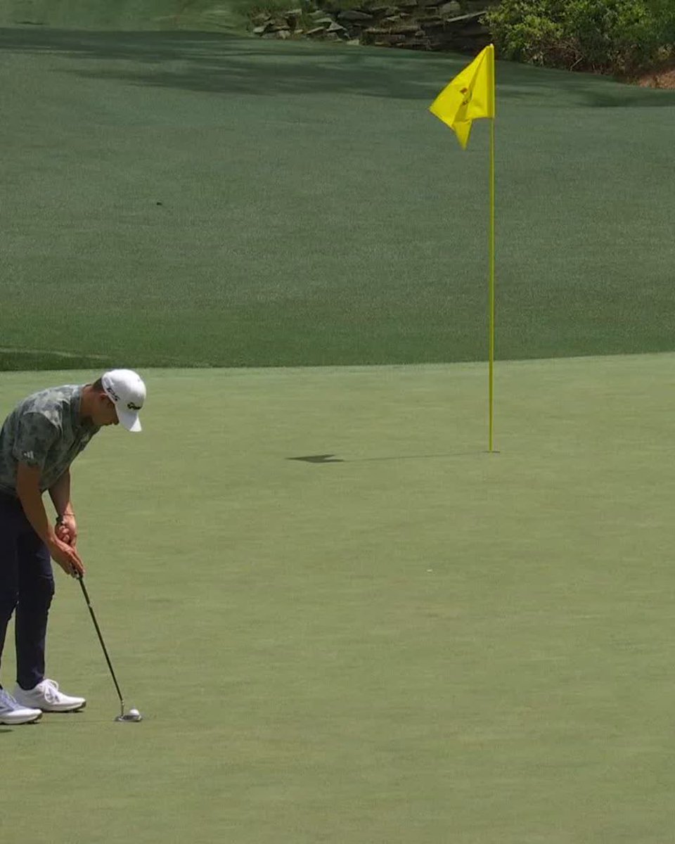 Three on Azalea! Collin Morikawa drops the eagle putt on No. 13. #themasters