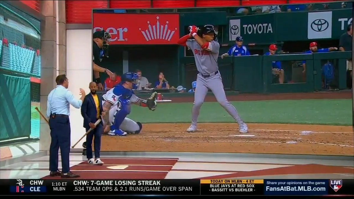 Kristian Campbell's athleticism is off the charts! 📈 Chris Young dives in on the budding Red Sox talent and compares his swing to a few stars that came up in the organization themselves. #MLBCentral