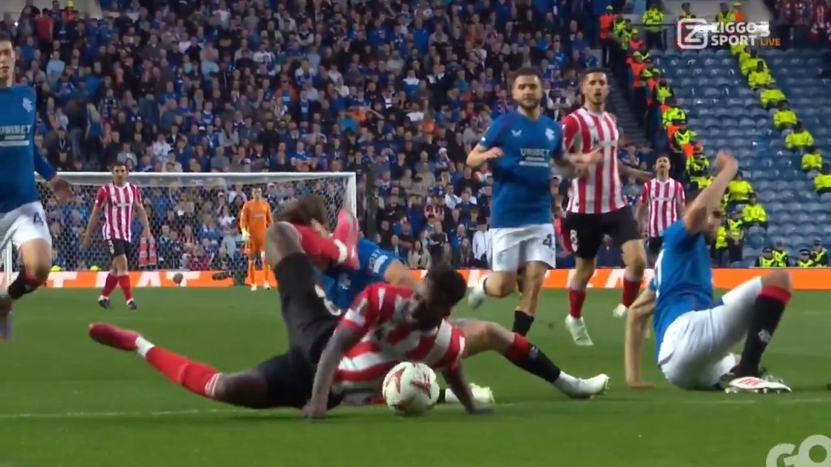 Oeii Robin Pröpper 🫣 Een vroege rode kaart voor Rangers 👎 #ZiggoSport #UEL #RANATH