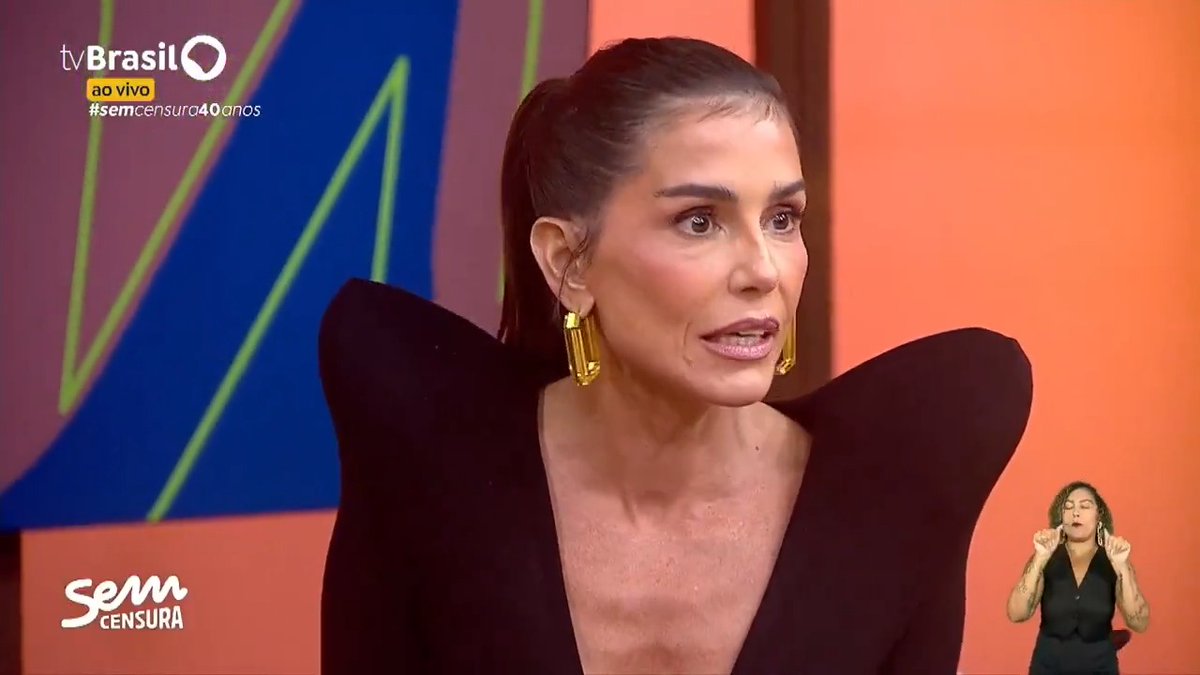 “Relações monogâmicas quase nunca são sinceras” 💬 Deborah Secco (Deborah Secco), no #SemCensura
