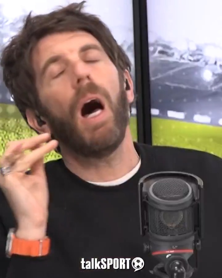 "100% he'll make a mistake tonight!" 👀 Andy Goldstein MBE and Darren Bent knew #MUFC's Onana was making an error vs Lyon... 😬