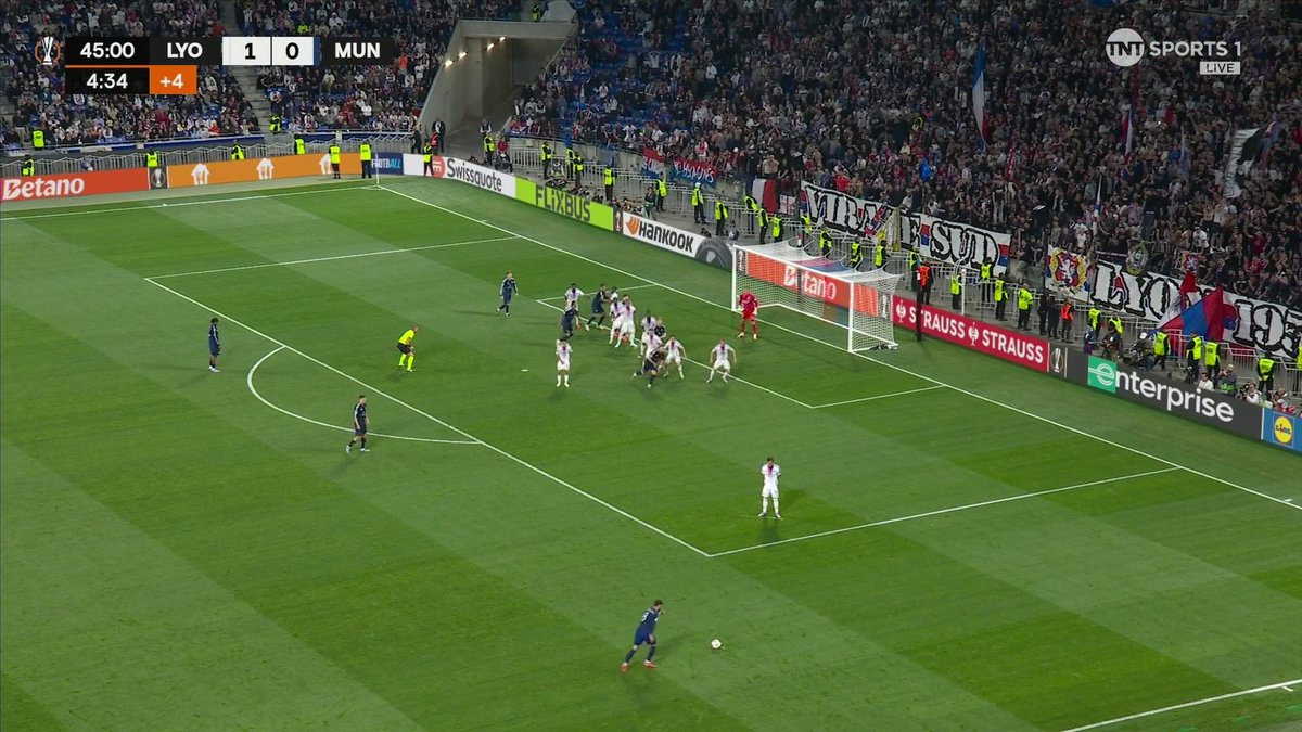 What a time to score your first Man United goal! 🤩 An instinctive finish from Leny Yoro levels the game up just before half-time 🤝 📺 TNT Sports & discovery+ UK