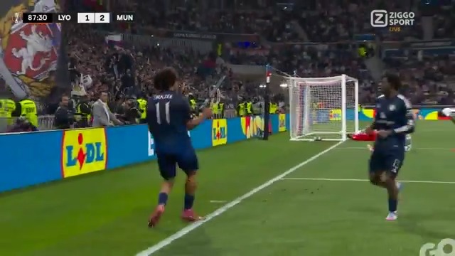 𝐑𝐚𝐭𝐚𝐭𝐚𝐭𝐚𝐭𝐚! Joshua Zirkzee 🔫 De Nederlander knikt Manchester United naar de winst! 🇳🇱⚡ #ZiggoSport #UEL #LYOMUN