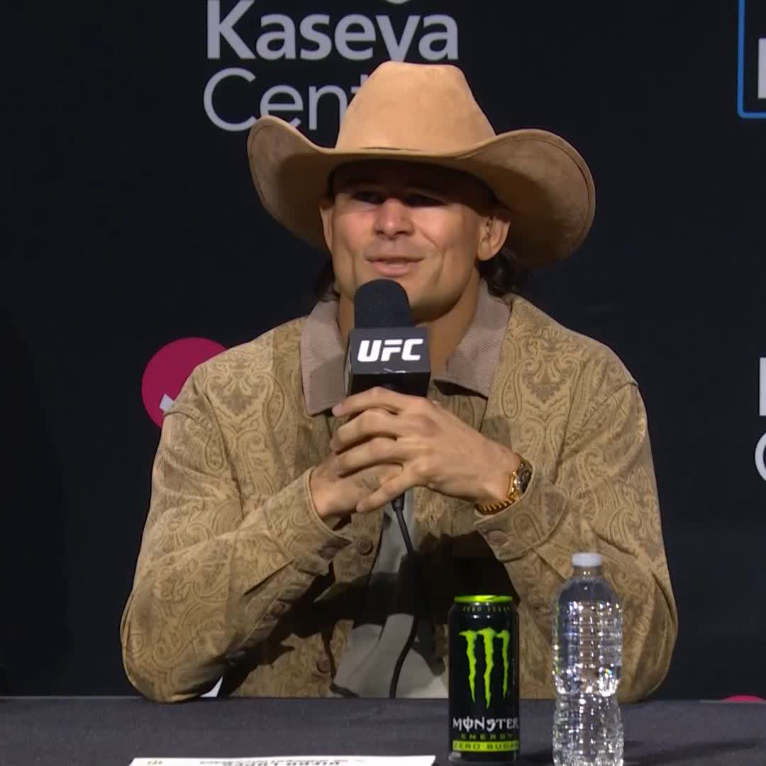 "La gente puede decir lo que quiera, yo simplemente hago mi trabajo y represento a Brasil y México sin importar lo que hablen" Diego Lopes 🇧🇷🇲🇽 #UFC314