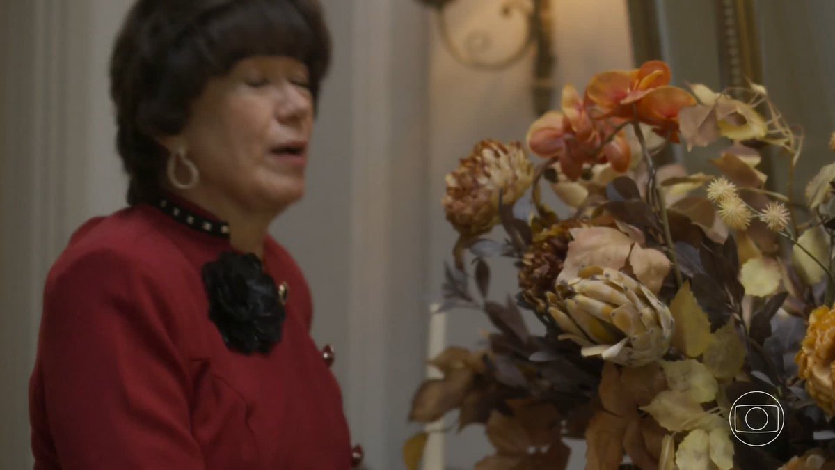 "O saquinho que tava na bolsa, Dona Maristela." "Fica pra voce." PELO AMOR DE DEUS. #Garotadomomento