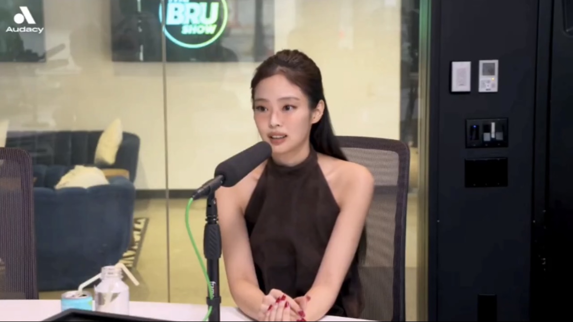 📹 | JENNIE on her friendship with DUA LIPA [Audacy] “She’s [just{ a caring person in general. (…) She’s someone that’s always made sure that I’m feeling good. So to have her work on a song on this album, it’s like having a great friend at work with you. What more can I ask for? She’s so supportive.”