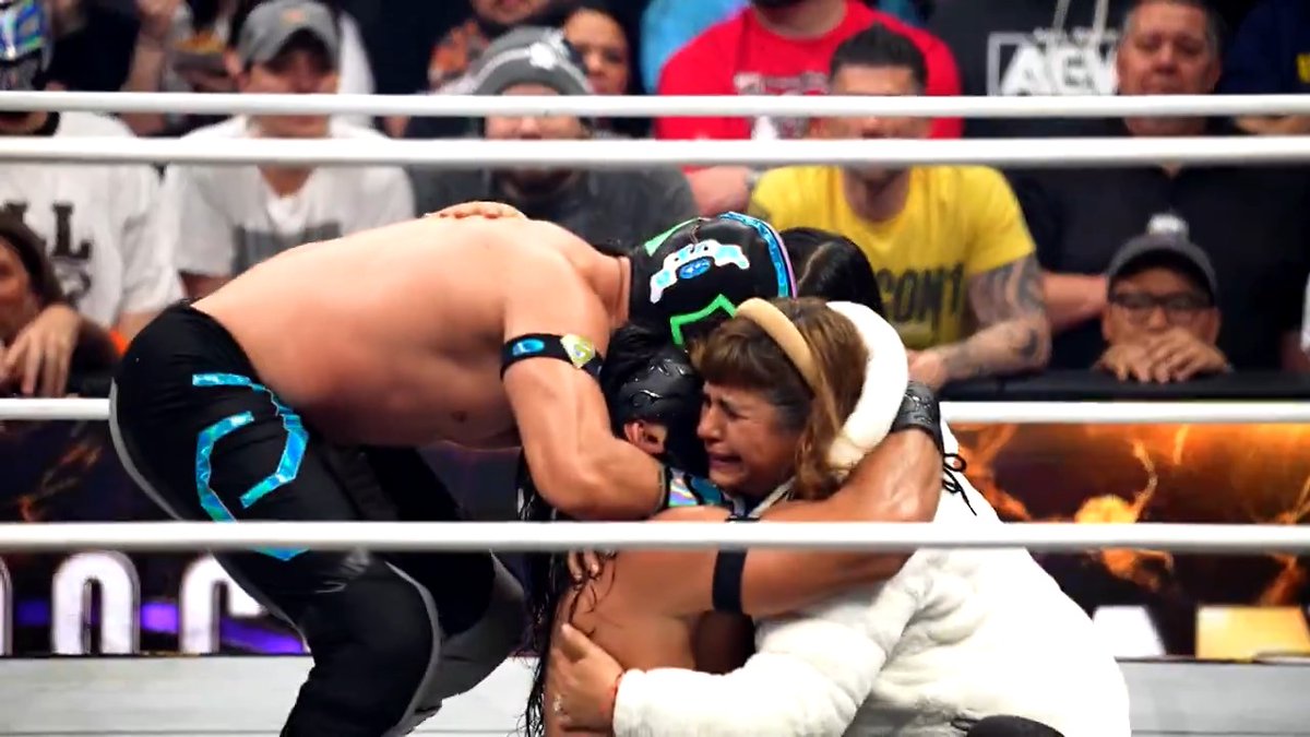 WHAT A MOMENT! Bandido🔫🌵 defeated Chris Jericho to reclaim the ROH World Championship and will be in action on ROH TV TONIGHT! Watch #ROH TV on #HonorClub at