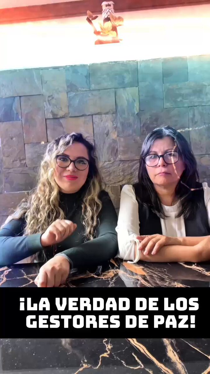 🚨Otra MENTIRA más de #DanielNoboa y sus “PERIODISTAS” LA IGNORANCIA Y MALA FE para perjudicar a Luisa González Te explicamos que son los #GestoresDePaz? -Son ciudadanos LÍDERES, LIDERESAS, MAESTROS que viven en las comunidades más afectadas por la #Violencia, que ayudarán a nuestros niños/as, jóvenes, mujeres y familias a PREVENIR la #Violencia NO SON POLICIAS PARALELOS,NI TIENEN ARMAS, ESO ES #FALSO ⬇️ver video