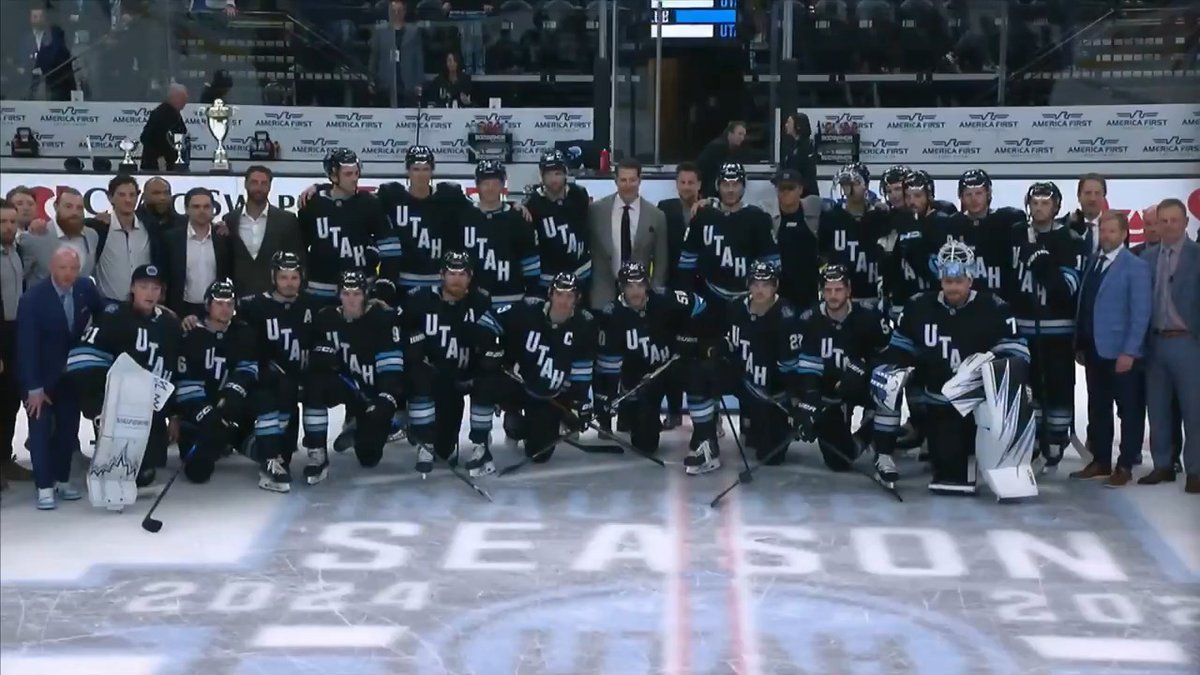 Utah Hockey Club takes a team photo after their final home game of their inaugural season 🥹🩵