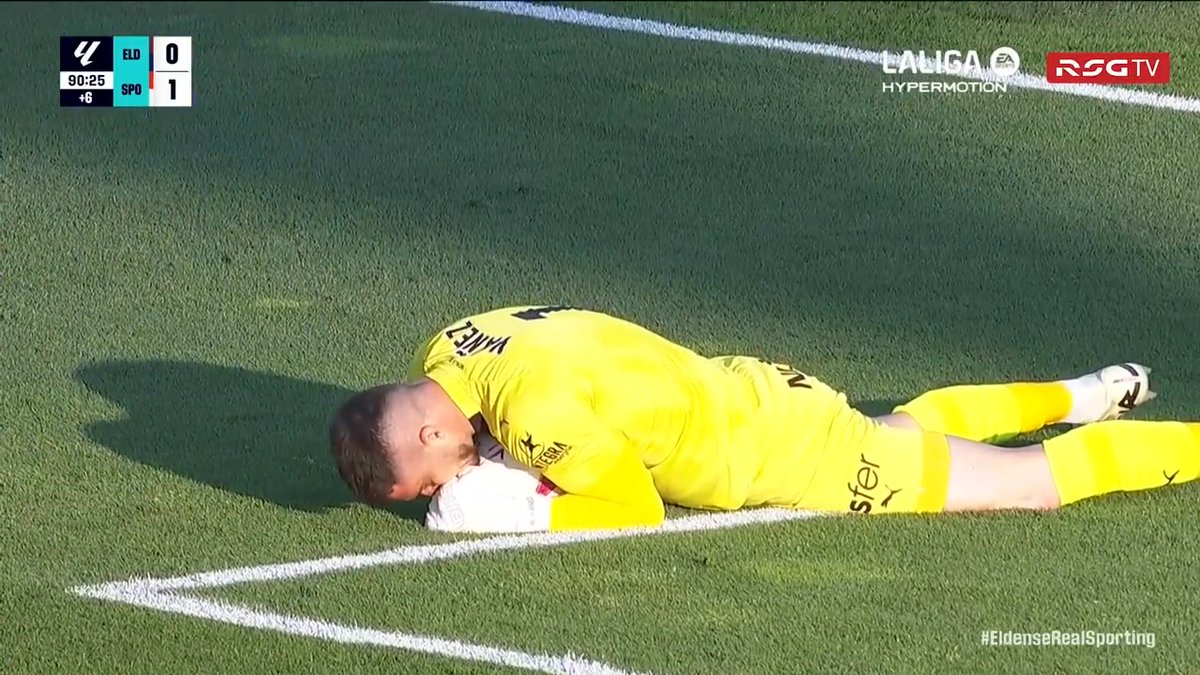 El del domingo será el segundo #EldenseRealSporting en liga. El anterior, hace unos meses, será recordado durante mucho tiempo, y especialmente esta acción de Yáñez en el último suspiro:
