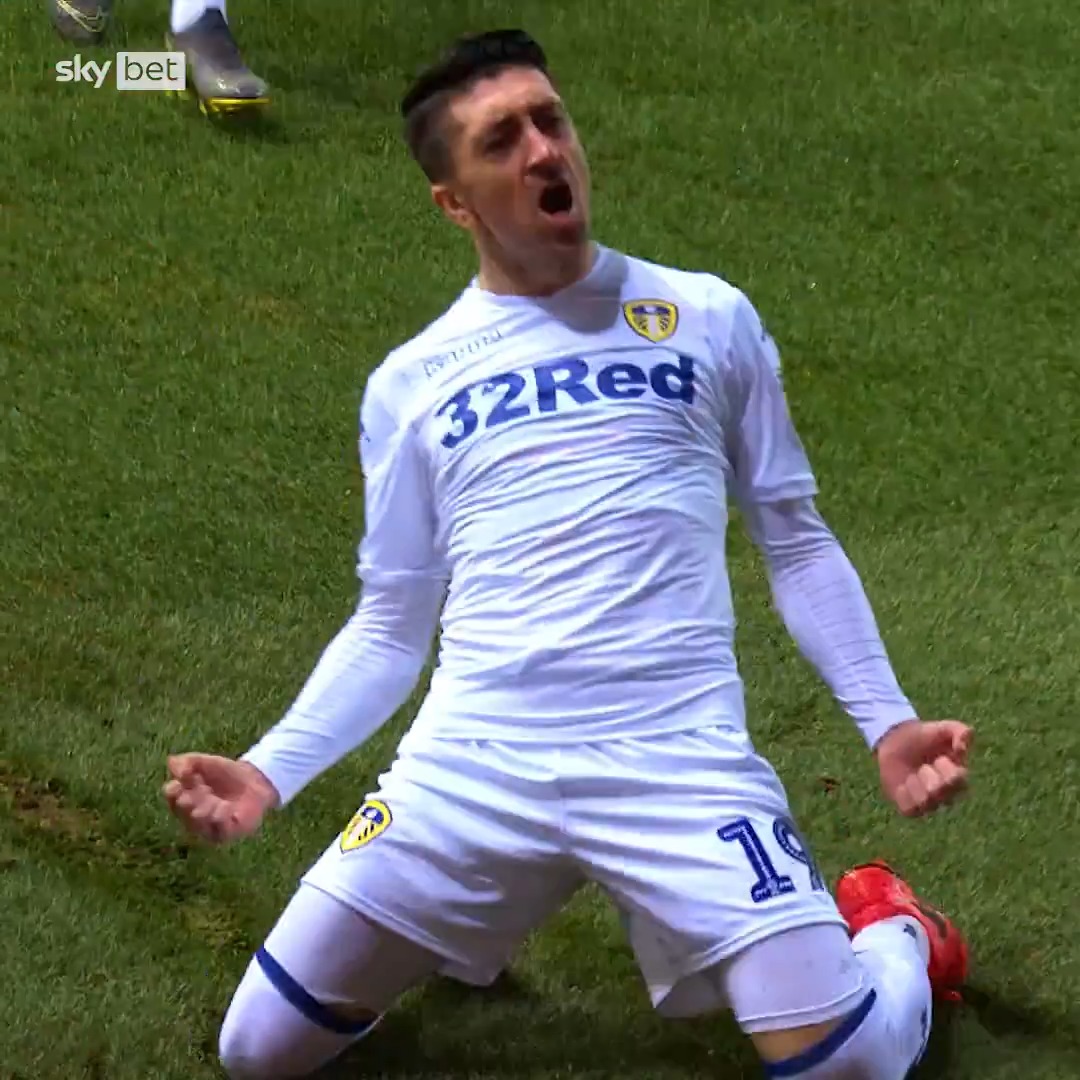 Happy 40th Birthday 'El Mago' 🧙‍♂️ Roll the Pablo Hernandez highlights reel 🤩 A certified Leeds United legend 🤍💛💙 #lufc #EFL