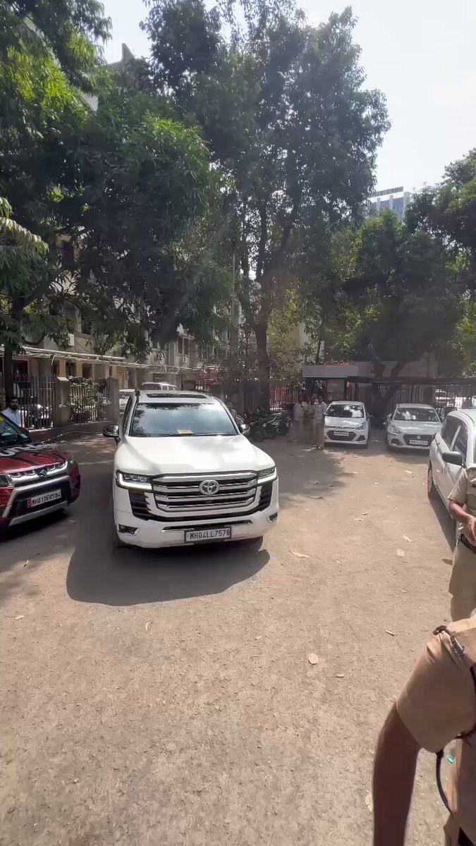 सन्माननीय परिवहन मंत्री श्री. प्रताप सरनाईक यांनी एसटी महामंडळाचे अध्यक्ष म्हणून पदभार स्वीकारला.