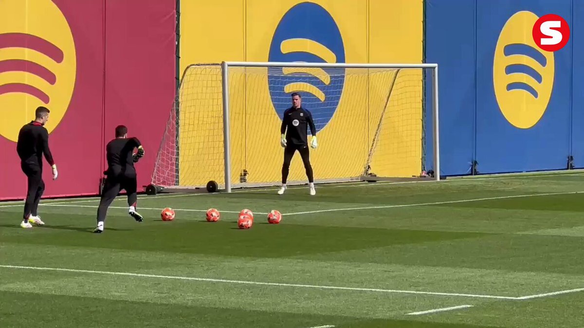 Marc-Andre ter Stegen in action in training today 🧤