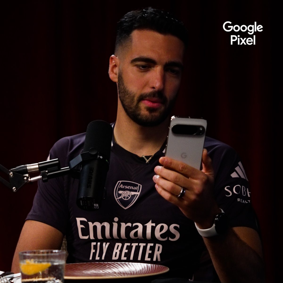 The Gunners, Arthur and Gemini on Google Pixel 9 set the table for their dream party. 📱 What are you bringing to the table?