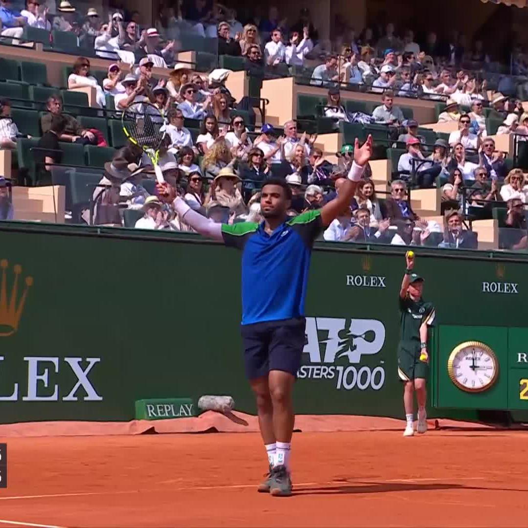 🇫🇷🎾 FLASH - Arthur Fils PERD face à Carlos Alcaraz (6-4 5-7 3-6) en quart de finale du MASTERS 1000 de Monte-Carlo, malgré quelques points sensationnels, comme celui-ci.