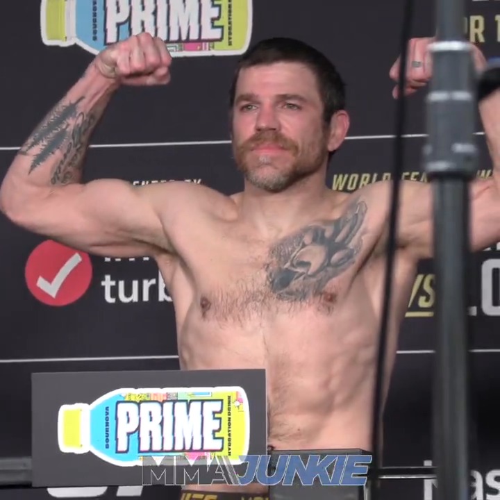 Still perfect on the scale: #UFC314's Jim Miller continues his flawless weigh-in streak ahead of record UFC fight No. 46. 👏
