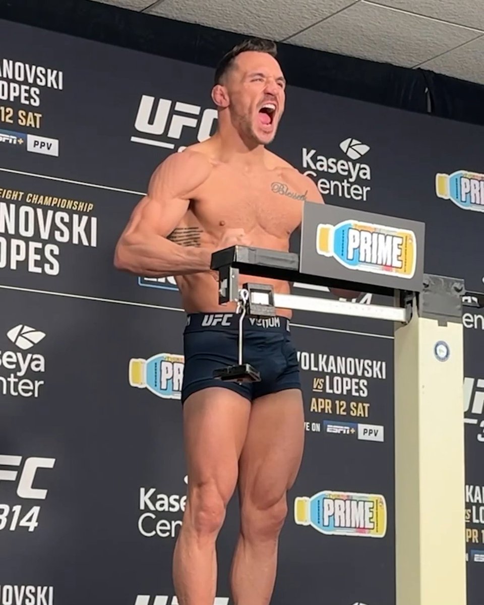 Michael Chandler flexes after weighing in at 156 lbs ahead of #UFC314 💪