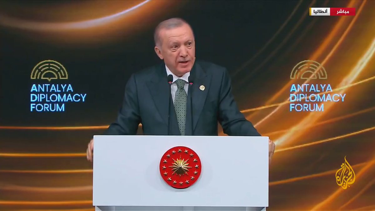 #أردوغان: إسرائيل تدوس على القانون الدولي وترتكب إبادة جماعية في #غزة، والوقوف في وجه الظلم واجب إنساني، أما السكوت على مجازر إسرائيل هو مشاركة معها #الأخبار