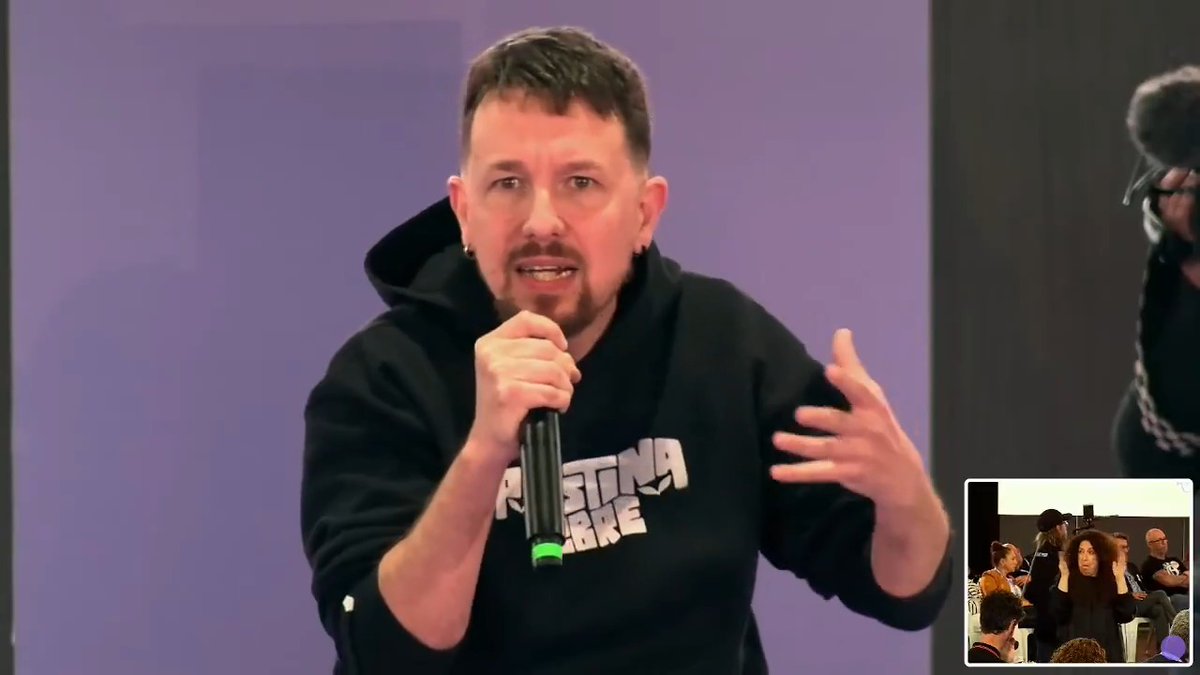 ¿Por qué la ultraderecha sigue temiendo al comunismo si ya no hay grandes partidos comunistas? Porque el fantasma de que se puede quitar el poder a los ricos y derrotarles ideológicamente persiste. 🎥 Pablo Iglesias 🔻{R} #LaQuintaDePodemos