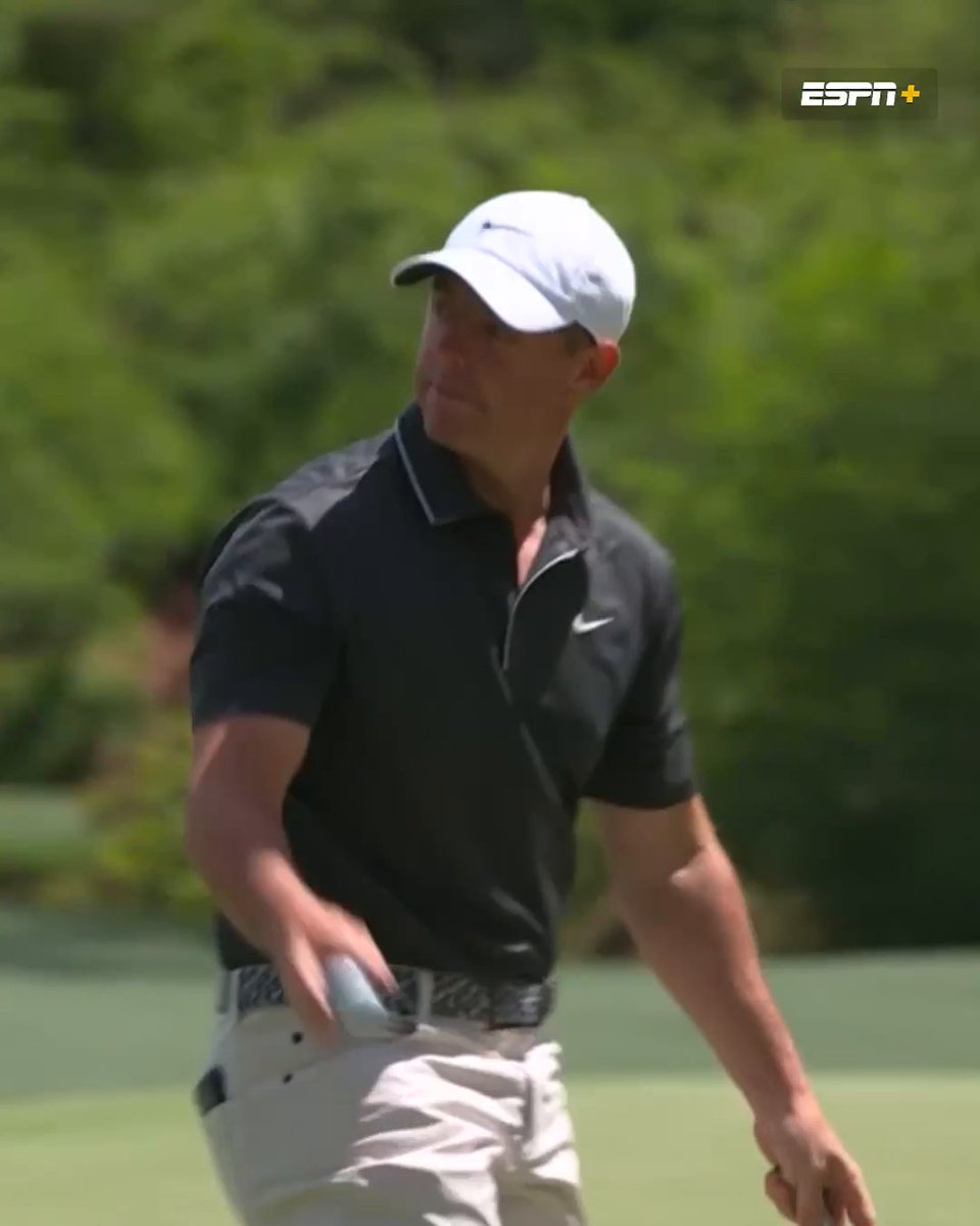 Listen to the roar after this eagle putt 🗣️ Rory McIlroy moves to five under on the day‼️ #themasters