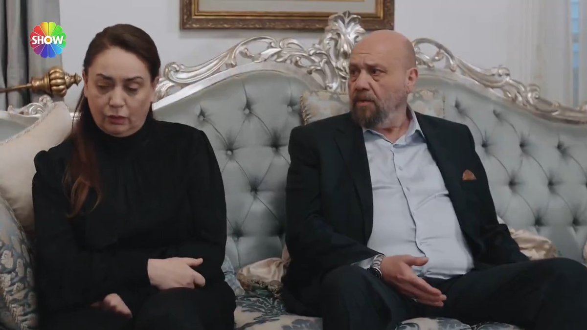 Pembe, Abdullah’tan boşanmak istediğini söylüyor! #KızılcıkŞerbeti yeni bölümüyle @showtv’de.