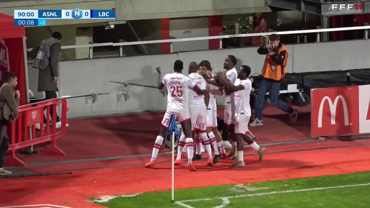 La "spéciale" de l'AS Nancy-Lorraine qui fait craquer son adversaire dans le temps additionnel grâce au 8e but de la saison de Cheikh Touré. 1️⃣ - 0️⃣ I 90e+1 Suivez le match en direct sur #NationalFFF #FFFTV