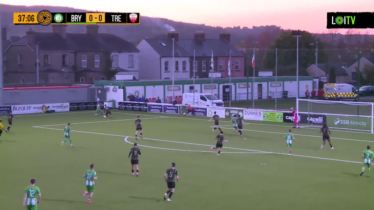 What a goal!🚀 Killian Cantwell with a moment of magic to put Bray Wanderers in front.