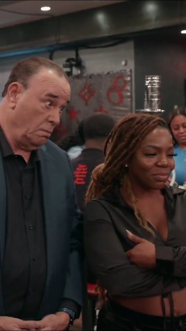 I spy... the reason why this bar is failing 🤦‍♂️ #BarRescue is all-new this Sunday at 10/9c on Paramount Network!