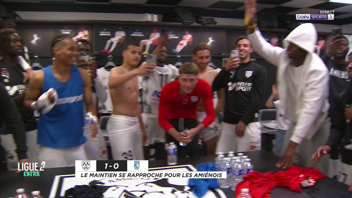🇫🇷 #Ligue2BKT 🕺 La joie dans le vestiaires de Amiens SC ! 👀Le maintien se rapproche ! #beINLIGUE2 #MultiLigue2