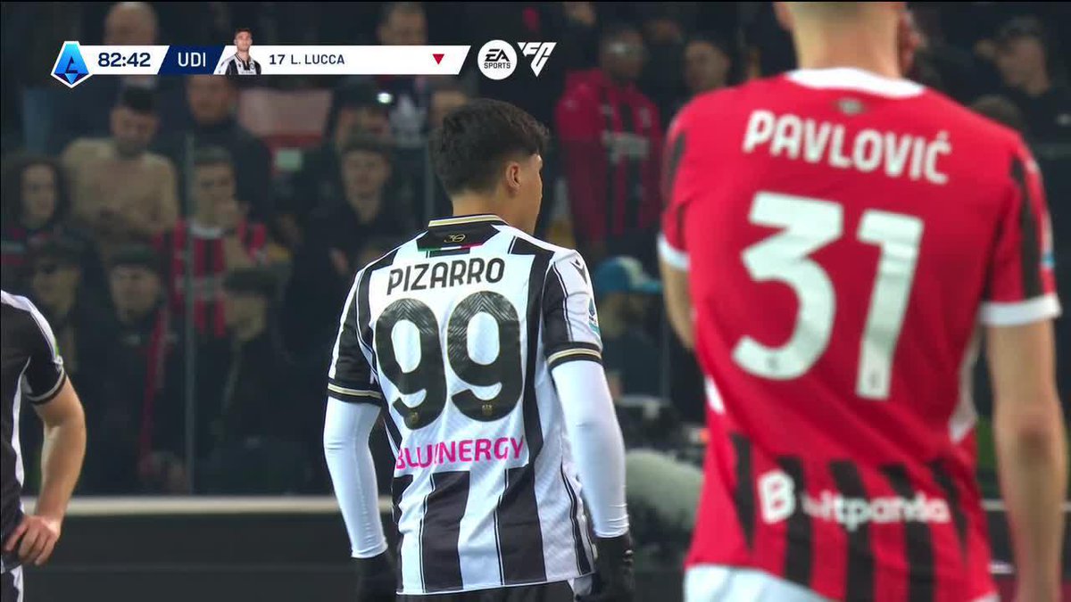 ¡A LA CANCHA DAMIÁN PIZARRO EN #UDINESE! En los 82', y con un 0-4 ante Milan, ingresa al campo de juego el delantero chileno por esta jornada de la #SerieAxESPN. ¡Síguelo por #DisneyPlus!