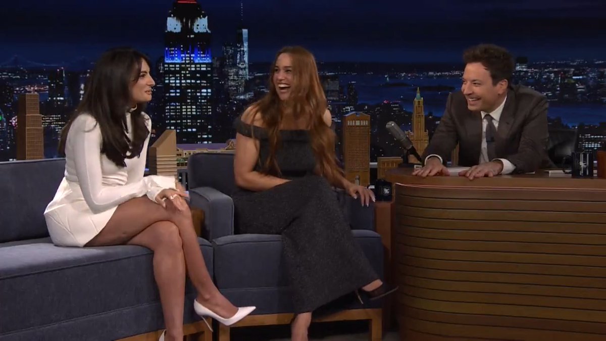 In their past lives, Hannah Berner (Hannah Berner) was a “gay British man in the 1600s” with “great outfits” and Paige DeSorbo’s “kids died at the same time” 😭 #FallonTonight