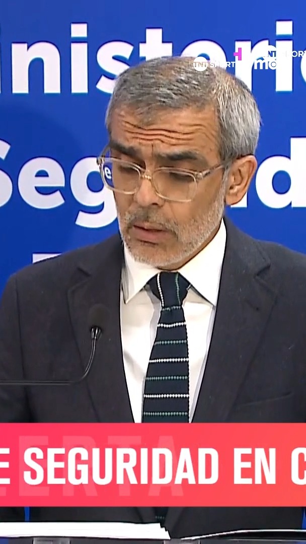 🗣⚽🇨🇱 Las razones de la suspensión Luis Cordero, ministro de Seguridad Pública, realizó un punto de prensa para explicar los motivos del Gobierno para la no realización del #Superclásico197 este 13 de abril, en el Estadio Nacional.