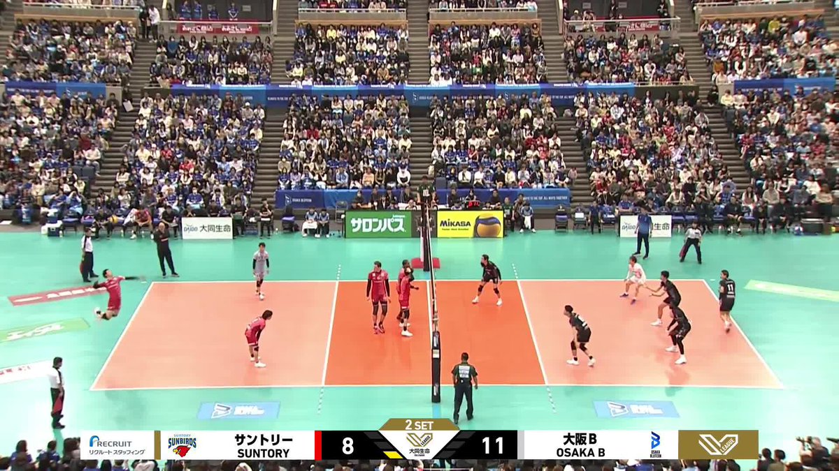 SV.LEAGUE 🇯🇵: ACE PAYBACK! 🔥 Last Saturday, Ran Takahashi and Masato Kai each fired just one ace – and both were straight at each other! 🤯 Talk about payback! Don't miss the SV.LEAGUE action this weekend! 📺 LIVE on VBTV: 🏐 #SVLeague #Volleyball