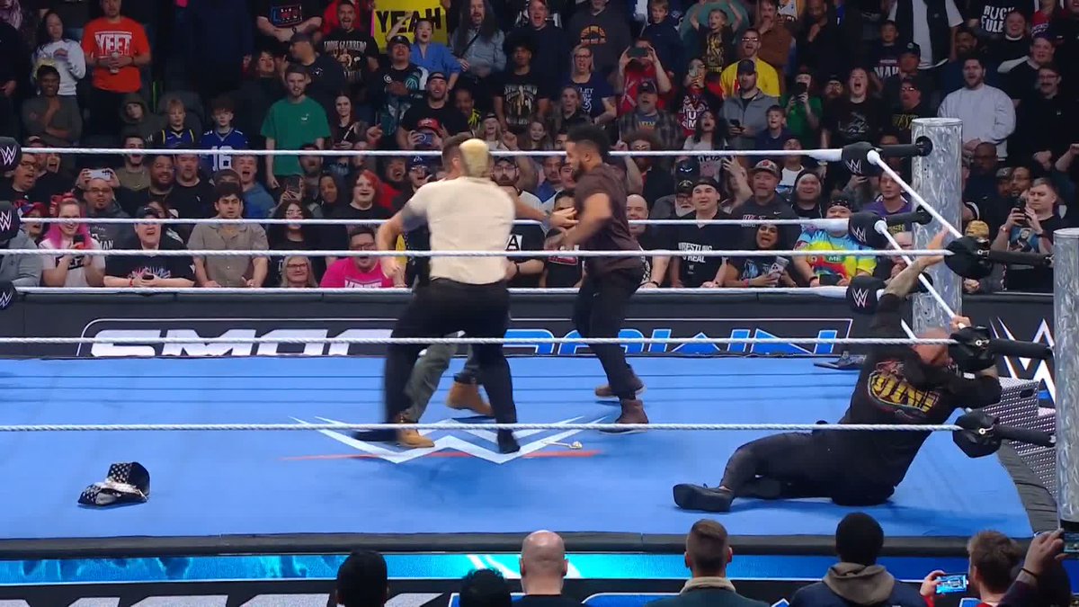Looks like LA Knight and Randy Orton got themselves a tag team match against Solo Sikoa and Tama Tonga 👀 #SmackDown