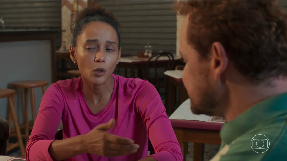 "Posso cozinhar pra voce aqui." "Jura?" "E os sanduíches?" "Agora tenho a Gilda. Ta vendo, meu amigo? Quem tem amigo tem tudo." Raquel melhor pessoa. #Valetudo