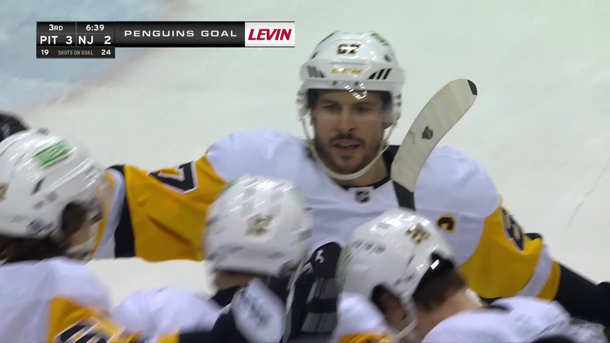 Crosby from one knee! The Pittsburgh Penguins captain tips home a beautiful pass from Bryan Rust! 🐧 Team Players presented by Budweiser