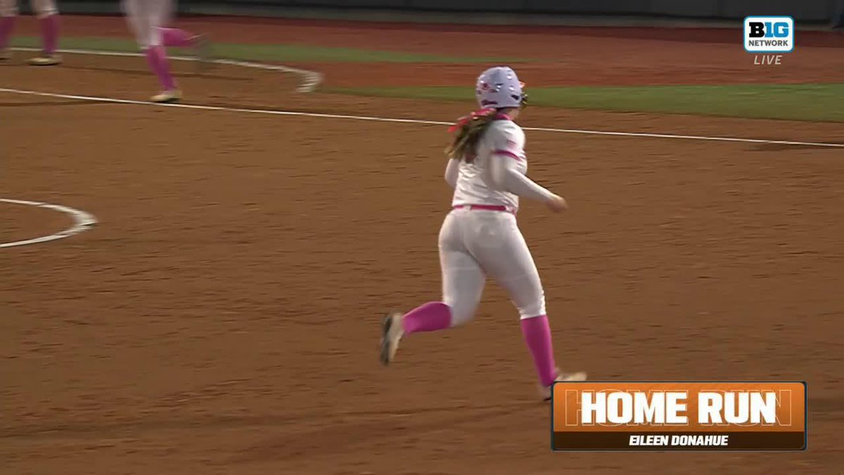 EILEEN DONAHUE CALLED GAME WITH THIS GRAND SLAM ๐ฅ Illinois Softball secures a run-rule victory over Michigan State ๐ #B1GSoftball