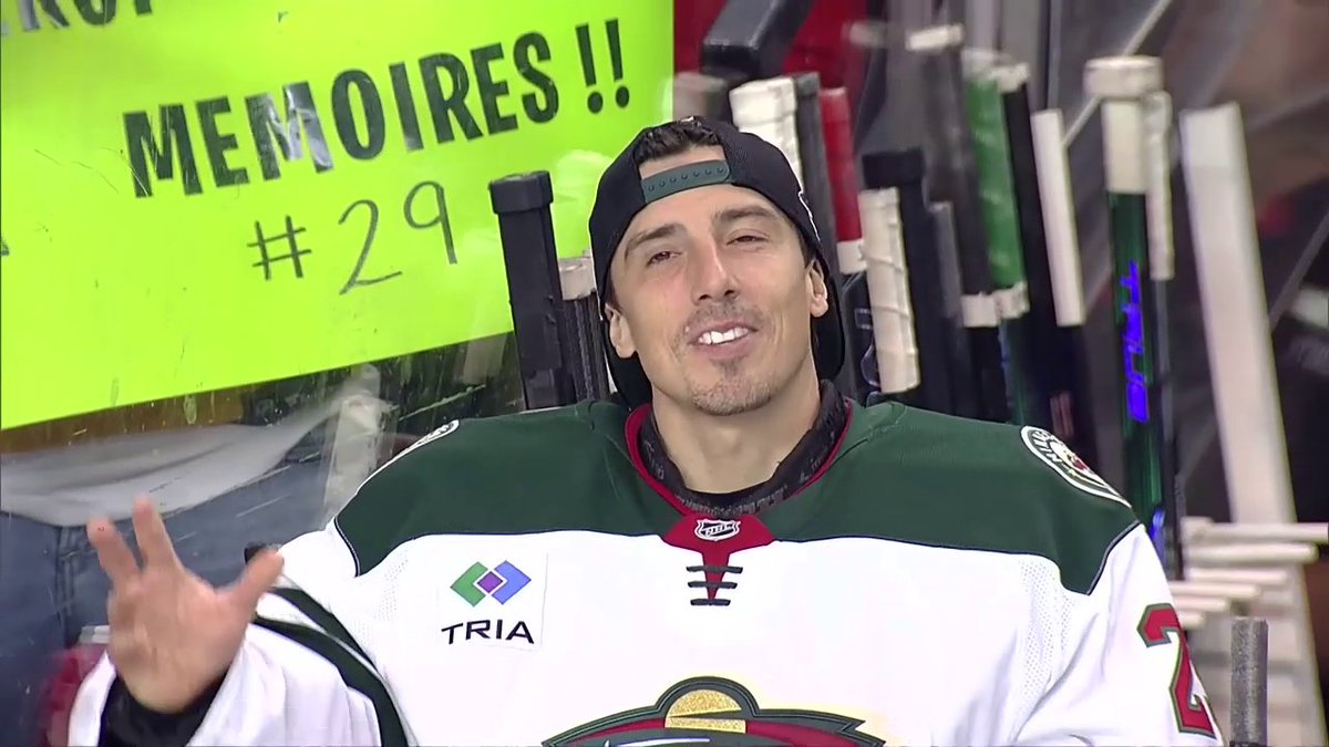 The Calgary Flames home crowd show their love for Marc-Andre Fleury! 🌸