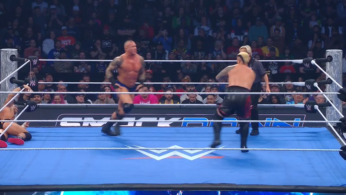 .Randy Orton had to remind Solo Sikoa and Tama Tonga who they're messing with 😤👊 #SmackDown