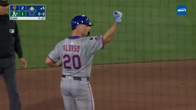 Pete Alonso follows up Juan Soto's 8-pitch at-bat with one of his own as he roped a double to drive him in!