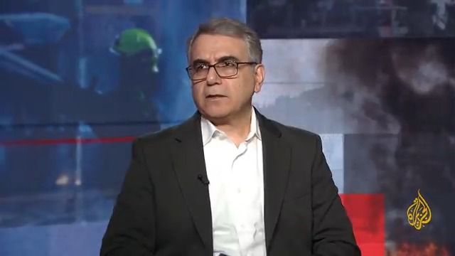 الكاتب والمحلل السياسي أحمد الحيلة: حركة حماس لديها محددات للصفقة ومنها انسحاب جيش الاحتلال من قطاع غزة ووقف إطلاق النار المستدام، ولا يمكن أن تتنازل حماس عن هذه المحددات، لأن ذلك يعني احتلال إسرائيل لقطاع غزة، ما يُنذر بالمضي في قضية تهجير الفلسطينيين #مسار_الأحداث #الأخبار