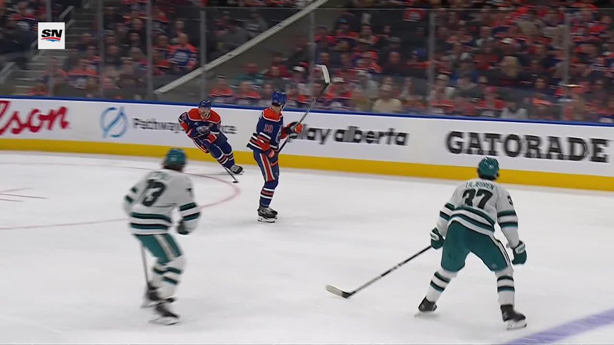 Brownie locks in the victory 🔒 #LetsGoOilers