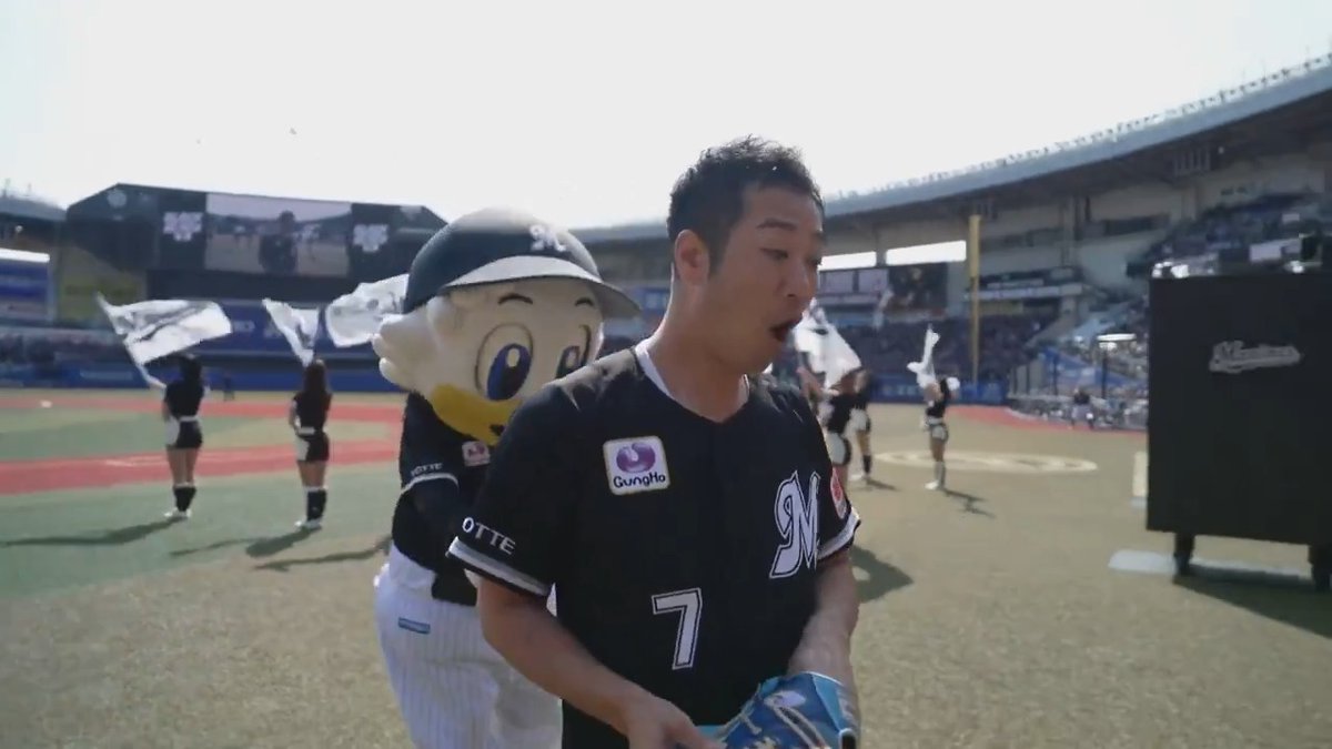 #始球式 にマリーンズOBの #西岡剛 氏が登板しました✨ #chibalotte #BLACKBLACK 👇ライブ配信はこちら