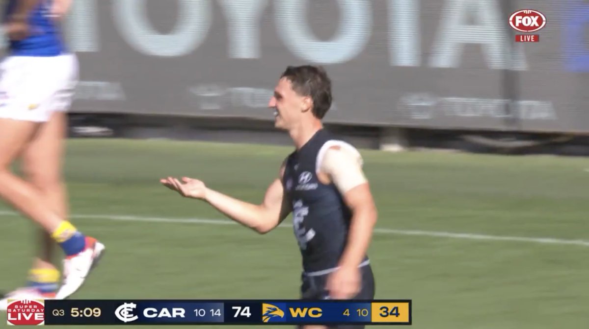 That's a career-best three goals for Durds 🙌 #AFLBluesEagles