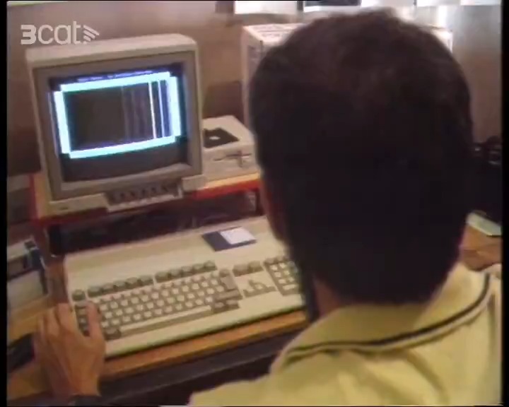 L'experimentació de fer música amb mitjans digitals ve de molt lluny. Recuperem unes imatges d'un Festival de Música Cibernètica celebrat a Josa de Cadí el 1988